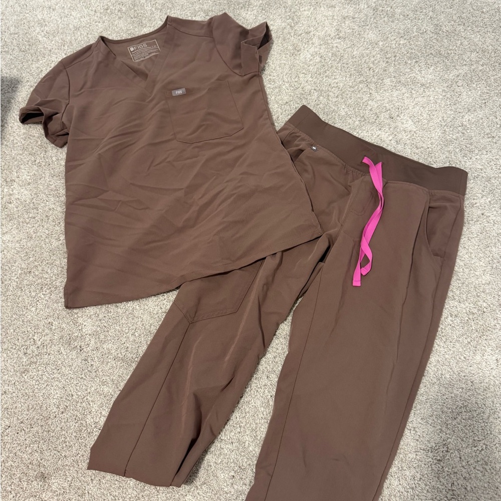 Figs brown with pink lace set!